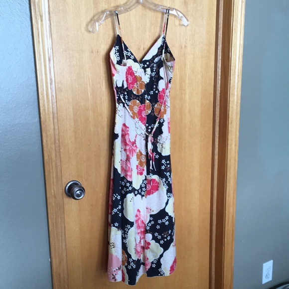 Spring dress - Picture 2 of 3